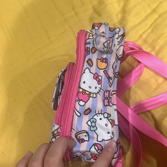 jujube x hello kitty💗 - Picture 11 of 16